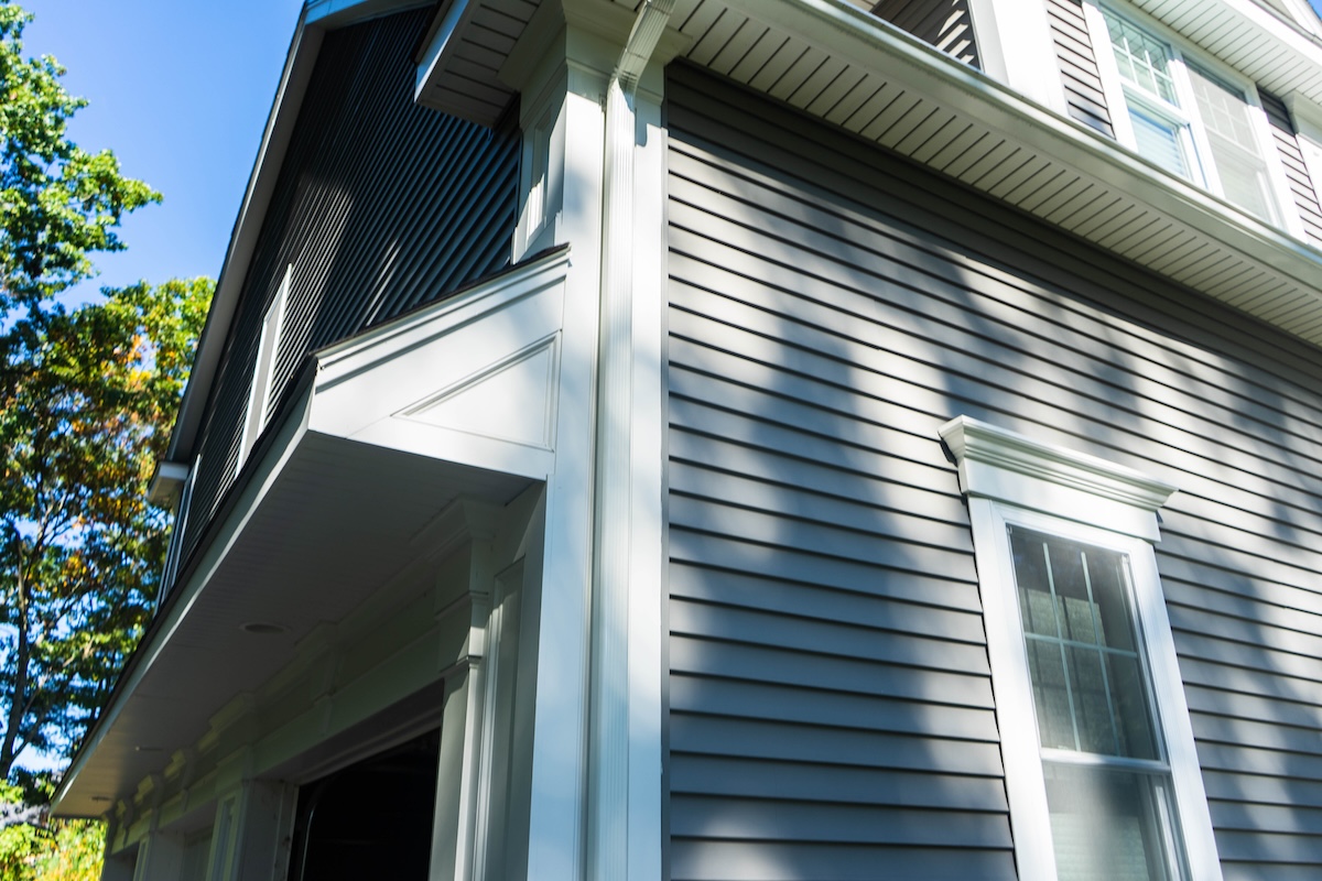 dark vinyl siding
