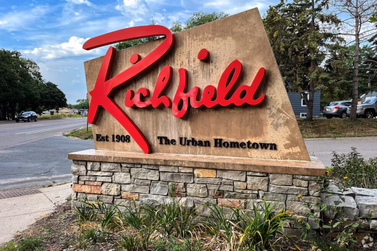 richfield-sign-minnesota-roofing-companies-in-minnesota