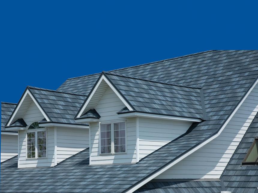a closer look at some Edco Arrowline Shake Shingles on a home in Delano Minnesota