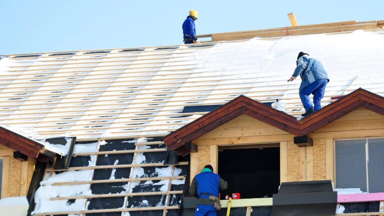 Installing roofs in winter, cold snow, should you?