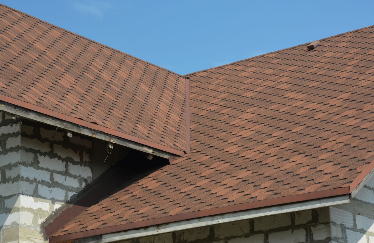 Brown asphalt shingled roof